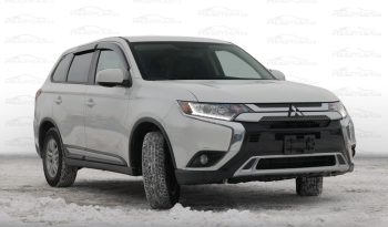 2020 Mitsubishi Outlander full