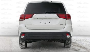 2020 Mitsubishi Outlander full